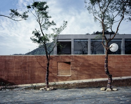 Press kit | 3044-01 - Press release | Sanbaopeng Art Museum - DL Atelier - Institutional Architecture - north facade - Photo credit: Haiting Sun