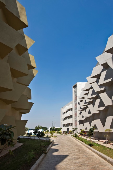 Press kit | 1432-03 - Press release | The Street - Sanjay Puri Architects - Institutional Architecture - Internal Streets - Photo credit: Dinesh Mehta