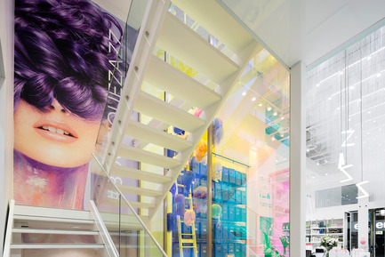 Press kit | 1586-04 - Press release | Zazz Boutique: An Iridescent Salon - Hatem+D - Commercial Architecture - Photo credit: Maxyme Gagné