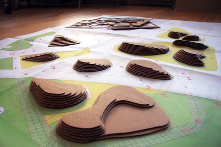 Press kit | 2657-01 - Press release | A Mata Atlântica Forest in São Paulo - Balmori Associates - Landscape Architecture - Cardboard model study at the garden of planted islands - Photo credit: Courtesy of Balmori Associates