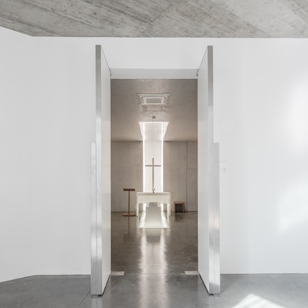 Press kit | 3051-01 - Press release | Pastoral Center of Moscavide - Plano Humano Arquitectos - Competition - Photo credit: João Morgado