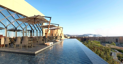 Press kit | 2177-02 - Press release | Lotfi Sidirahal from Atelier Pod Designs the Highest Five Star Resort in the Middle East: Anantara Jabal Akhdar - Atelier Pod - Lifestyle - Al Maison Restaurant Terrace - Photo credit: Anantara Jabal Akhdar