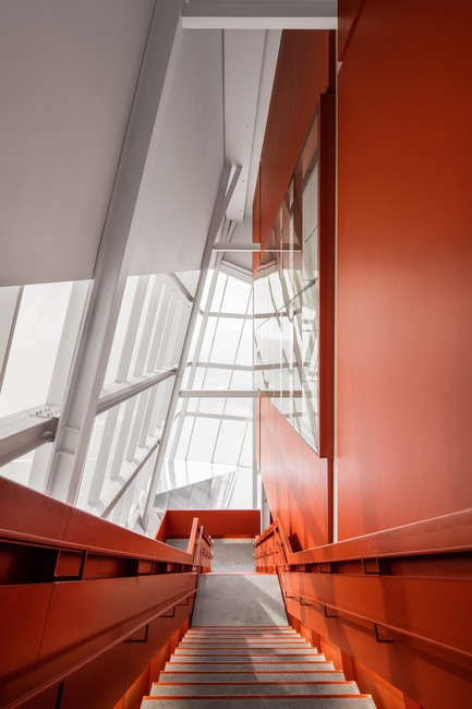 Press kit | 2206-02 - Press release | "Complexe sportif Saint-Laurent" - Saucier + Perrotte Architectes/HCMA - Institutional Architecture - Stairs - Photo credit: Olivier Blouin