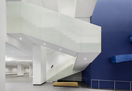 Press kit | 1387-03 - Press release | The New CHUM, Largest Healthcare Construction Project in North America, Opens its Doors - CannonDesign + NEUF architect(e)s - Institutional Architecture - Sanguinet Stairs - Photo credit: Adrien Williams