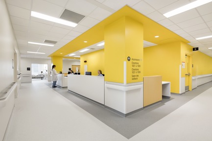 Press kit | 1387-03 - Press release | The New CHUM, Largest Healthcare Construction Project in North America, Opens its Doors - CannonDesign + NEUF architect(e)s - Institutional Architecture - Nurse station - Photo credit: Adrien Williams