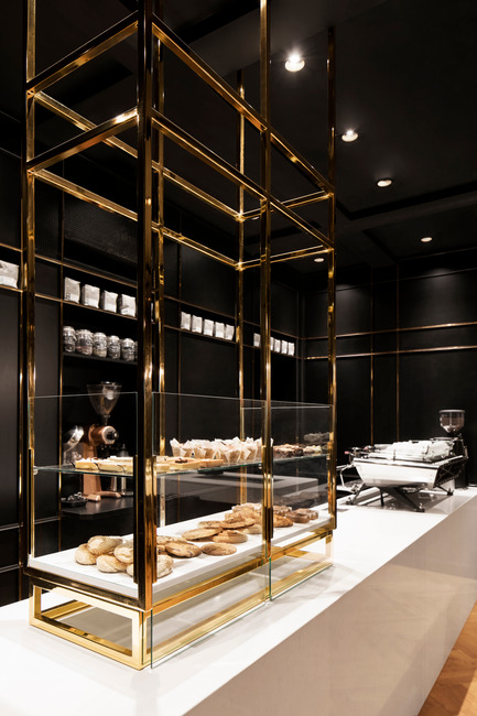 Press kit | 760-13 - Press release | The Standard Café - Jean de Lessard, Designers Créatifs - Commercial Interior Design - Pastry showcase - Photo credit: Adrien Williams
