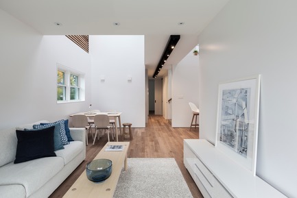 Press kit | 3057-01 - Press release | Flipped House - Atelier RZLBD - Residential Architecture - Flipped House, Living / dining - Photo credit: Borxu