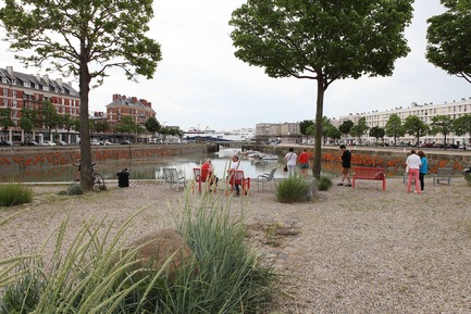 Press kit | 985-07 - Press release | Installation "Jardins fantômes" - Baptiste Debombourg - Art -  "Jardins fantômes", permanent installation, Bassin du Roy - le Havre - France. Lace cutting of 15mm Corten steel plates, pincers and special chemical sealing, special stainless steel connecting elements. Dimensions: 185m long x 3 m high; Completion time: 30 months. Artist: Baptiste Debombourg, Curator Jean Blaise, technical director Jess Pérez, engineer Julien Bonthoux, Artévia & Vinci group.<br>  - Photo credit:  Courtesy Studio Baptiste Debombourg & Galerie Patricia Dorfmann - Paris 