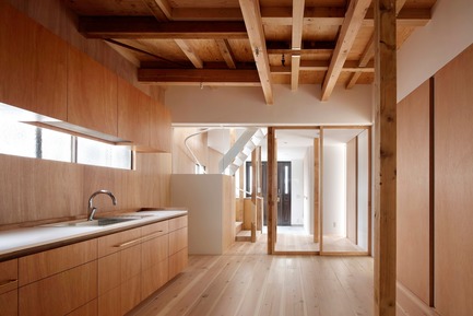 Press kit | 3116-01 - Press release | House for Four Generations - tomomi kito architect & associates - Residential Interior Design - 1F common space - Photo credit: satoshi shigeta