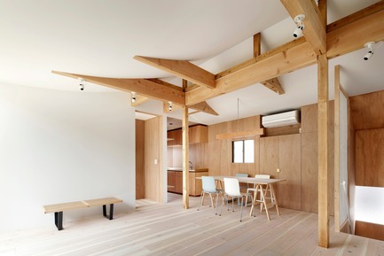 Press kit | 3116-01 - Press release | House for Four Generations - tomomi kito architect & associates - Residential Interior Design - 2F common space - Photo credit: satoshi shigeta