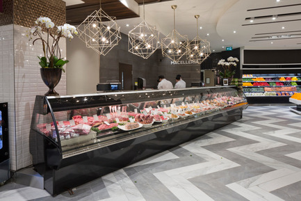 Pusateri’s Fine Foods Market – A Refined Style Press kit | 846-21 - Press release | Pusateri’s Fine Foods Market – A Refined Style - Ceragres - Commercial Architecture - Pusateri’s fine foods market - Saks Food Hall CF Sherway Gardens - Photo credit: Philip Castleton