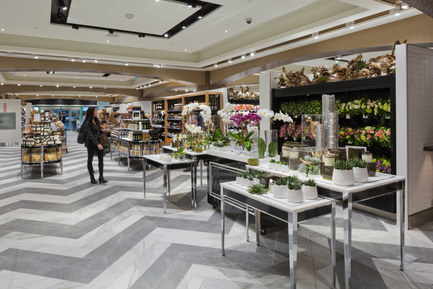 Pusateri’s Fine Foods Market – A Refined Style Press kit | 846-21 - Press release | Pusateri’s Fine Foods Market – A Refined Style - Ceragres - Commercial Architecture - Pusateri’s fine foods market - Saks Food Hall CF Sherway Gardens - Photo credit: Philip Castleton
