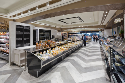 Pusateri’s Fine Foods Market – A Refined Style Press kit | 846-21 - Press release | Pusateri’s Fine Foods Market – A Refined Style - Ceragres - Commercial Architecture - Pusateri’s fine foods market - Saks Food Hall CF Sherway Gardens - Photo credit: Philip Castleton