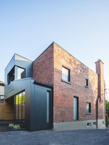 Press kit | 635-07 - Press release | BLACK BOX II - Natalie Dionne Architecture - Residential Architecture - Photo credit:  Raphaël Thibodeau 