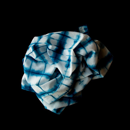 C’est Chic! Designed in Quebec Press kit | 1843-01 - Press release | C'est Chic! Designed in Quebec - Chic & Basta - Product - Infuse textile - Shibori Scarves - Photo credit: Chic & Basta