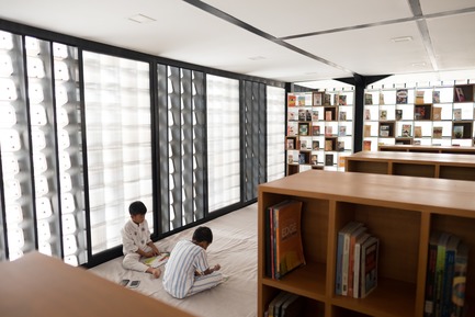 Press kit | 2560-01 - Press release | ‘Microlibrary Bima’: 2000-Ice-Cream-Bucket-Project - SHAU - Institutional Architecture - Children reading inside Microlibrary Bima - Photo credit: Sanrok studio/ SHAU