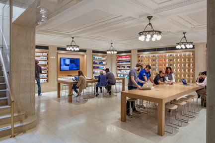 Press kit | 1559-01 - Press release | Bohlin Cywinski Jackson Receives Special Commendation for Apple Store, Upper East Side - Bohlin Cywinski Jackson - Commercial Interior Design - Apple Store, Upper East Side - Photo credit:  Peter Aaron 