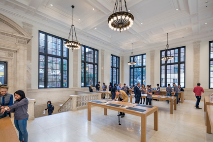 Press kit | 1559-01 - Press release | Bohlin Cywinski Jackson Receives Special Commendation for Apple Store, Upper East Side - Bohlin Cywinski Jackson - Commercial Interior Design - Apple Store, Upper East Side - Photo credit: Peter Aaron