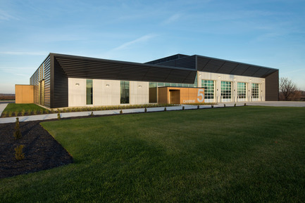 Press kit | 1695-02 - Press release | Fire Station #5 - STGM Architects + CCM2 Architects - Institutional Architecture - Photo credit: Stéphane Groleau