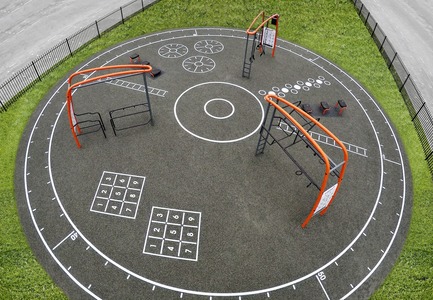 Press kit | 2487-01 - Press release | New Outdoor Fitness is a Game Changer - KOMPAN - Product - Top view - Photo credit: KOMPAN