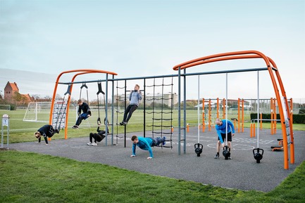 Press kit | 2487-01 - Press release | New Outdoor Fitness is a Game Changer - KOMPAN - Product - Link Solution - Photo credit: KOMPAN