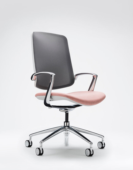 Press kit | 2527-01 - Press release | RevolutionaryTrinetic Task Chair - Boss Design - Commercial Interior Design - Boss Design Trinetic - Photo credit: Boss Design 