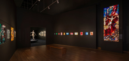 Press kit | 916-10 - Press release | Menkès Shooner Dagenais LeTourneux Architectes Part of the MMFA’s Successful Exhibition "Chagall: Colour and Music" - Menkès Shooner Dagenais LeTourneux Architectes in collaboration with the Montreal Museum of Fine Arts - Event + Exhibition - Exhibition "Chagall: Colour and Music"<br>Montreal Museum of Fine Arts (MMFA)<br>Menkès Shooner Dagenais LeTourneux Architects - Photo credit: © SODRAC & ADAGP 2017, Chagall ®&nbsp;<br>Photo MMFA, Denis Farley