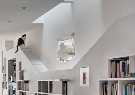 Press kit | 2875-01 - Press release | House for Booklovers and Cats - BFDO Architects - Residential Interior Design - Photo credit: Francis Dzikowski/OTTO