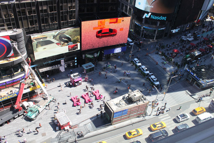 XXX Times Square with Love Press kit | 1305-01 - Press release | XXX Times Square with Love - J.MAYER.H und Partner, Architekten - Art - XXX Times Square with Love - Photo credit: Rob Kassabian