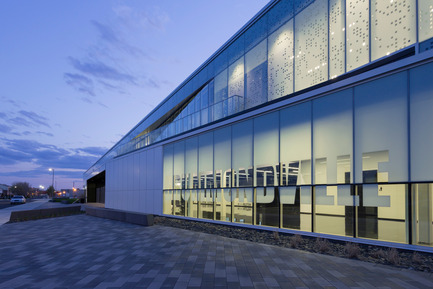 Press kit | 886-02 - Press release | Centrexpo Cogeco Drummondville - CCM2 architects + Bilodeau Baril Leeming architects - Commercial Architecture - Photo credit: Dave Tremblay