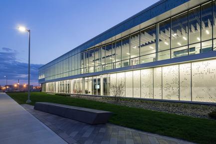 Press kit | 886-02 - Press release | Centrexpo Cogeco Drummondville - CCM2 architects + Bilodeau Baril Leeming architects - Commercial Architecture - Photo credit: Dave Tremblay