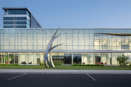 Press kit | 886-02 - Press release | Centrexpo Cogeco Drummondville - CCM2 architects + Bilodeau Baril Leeming architects - Commercial Architecture - Photo credit: Stéphane Groleau