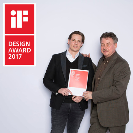 Press kit | 2163-02 - Press release | Portapivot's Pivot Hinge Technology Receives an iF Design Award - Portapivot - Product - Rudi and Koen Dries with Stealth Pivot's iF Design Award 2017 certificate - Photo credit: iF Awards organisation