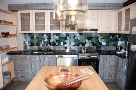 Press kit | 837-17 - Press release | Showcase of Excellence in Green Building at the Reford Gardens - Jardins de Métis / Reford Gardens - Residential Architecture -  Kitchen  - Photo credit: Gisèle Teyssier