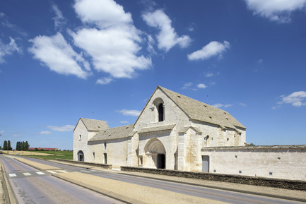 Press kit | 2394-01 - Press release | Conversion of the Former Hospital of Meursault - JUNG Architectures & Simon Buri - Institutional Architecture - Photo credit: Martin Argyroglo