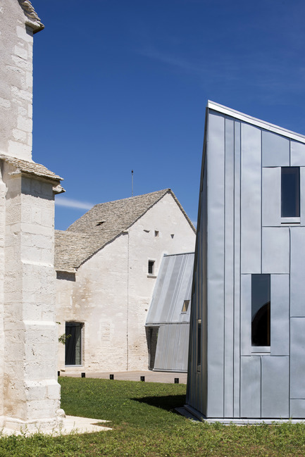 Press kit | 2394-01 - Press release | Conversion of the Former Hospital of Meursault - JUNG Architectures & Simon Buri - Institutional Architecture - Photo credit: Martin Argyroglo