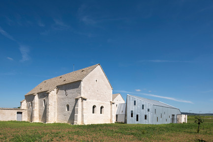 Press kit | 2394-01 - Press release | Conversion of the Former Hospital of Meursault - JUNG Architectures & Simon Buri - Institutional Architecture - Photo credit: Martin Argyroglo