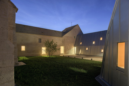 Press kit | 2394-01 - Press release | Conversion of the Former Hospital of Meursault - JUNG Architectures & Simon Buri - Institutional Architecture - Photo credit: Martin Argyroglo