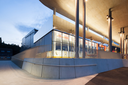 Press kit | 2274-01 - Press release | Shopping Nord Graz - BEHF Architects - Commercial Architecture - A concrete roof  at a high of ten meters covering the center  - Photo credit: Markus Kaiser