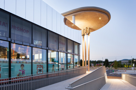 Press kit | 2274-01 - Press release | Shopping Nord Graz - BEHF Architects - Commercial Architecture - South-east corner with ramp - Photo credit: Markus Kaiser