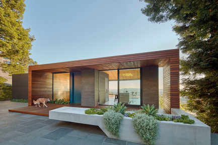 Press kit | 1891-04 - Press release | Skyline House - Terry & Terry Architecture - Residential Architecture - Detail of Planter/Seat - Photo credit: Bruce Damonte Photography