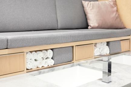 Press kit | 1332-02 - Press release | Montreal's Leading Destination for Nail Art, Le Manoir, Receives a Brand-New Look - Tuxedo - Commercial Interior Design - Photo credit: Maxime Brouillet