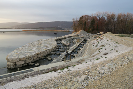 Press kit | 2230-01 - Press release | A new Landscape for the New Hydropower Plant Hagneck in Switzerland - Raymond Vogel Landschaften AG - Landscape Architecture -  Entrance to the upstream fish migration.<br> 	    - Photo credit:    	 		 		 	 	 		 			 				 					Raymond Vogel, Zürich  				 