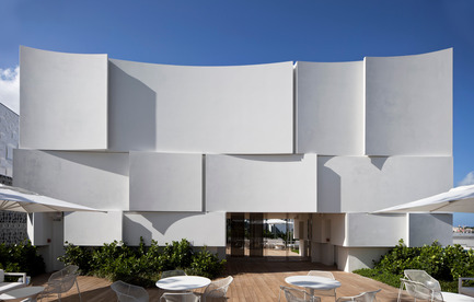 Press kit | 2211-01 - Press release | Dior Miami Facade - BarbaritoBancel Architects - Commercial Architecture - Dior terrace and south facade - Photo credit: Alessandra Chemollo