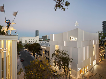 Press kit | 2211-01 - Press release | Dior Miami Facade - BarbaritoBancel Architects - Commercial Architecture - Sunset in Miami - Photo credit: Alessandra Chemollo