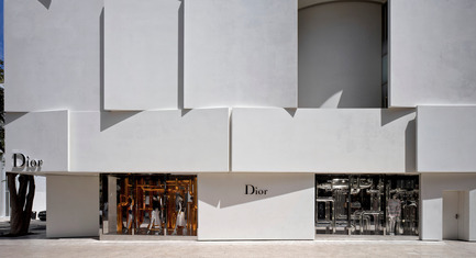 Press kit | 2211-01 - Press release | Dior Miami Facade - BarbaritoBancel Architects - Commercial Architecture - West elevation on paseo - Photo credit: Alessandra Chemollo