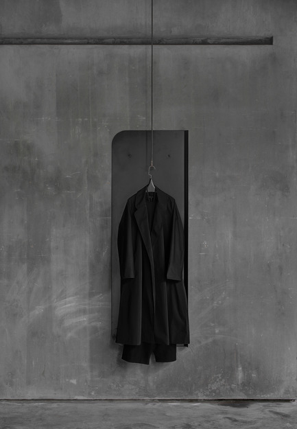 Press kit | 2332-01 - Press release | Black Cant System - HEIKE Fashion Brand Concept Store - AN Interior Design Co. - Commercial Interior Design - the way of displaying - Photo credit: Yujie Liu