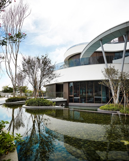 Green Places Community Clubhouse Press kit | 2213-01 - Press release | Green Places Community Clubhouse - Chain 10 Urban Space Design - Commercial Interior Design - Landscaping pond - Photo credit: Kuo-Min Lee