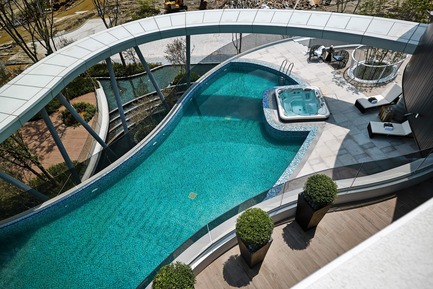 Green Places Community Clubhouse Press kit | 2213-01 - Press release | Green Places Community Clubhouse - Chain 10 Urban Space Design - Commercial Interior Design - Swimming Pool & SPA - Photo credit: Kuo-Min Lee