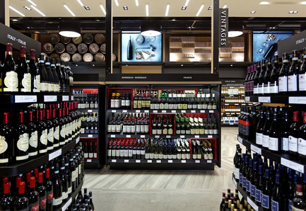 Press kit | 2066-01 - Press release | Canadian Design studio II BY IV DESIGN receives growing international recognition for Retail Environments - II BY IV DESIGN - Commercial Interior Design - The Beaches, LCBO Urban Infill Store - Photo credit: David Whittaker